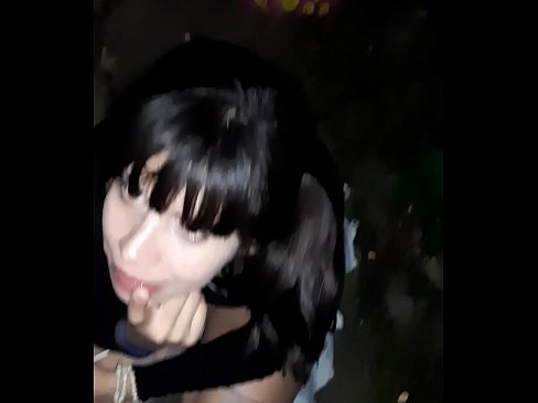 ❤️ در خیابان آلت تناسلی متورم در ازای آب نبات ❤ فوق پورن در fa.mypornpics.ru